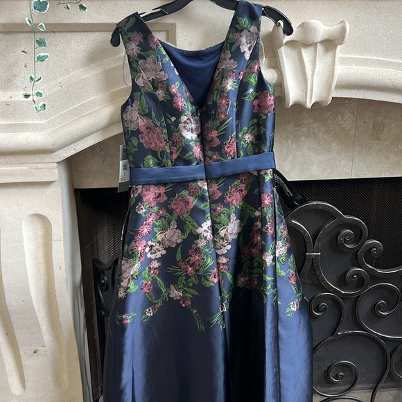 Kay Unger Genevieve Floral Gown size 6 - Picture 11 of 13